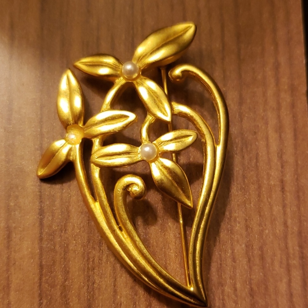 Brooch